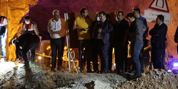 5 kişinin öldüğü kaza mahallinde Vali Arslantaş, incelemede bulundu