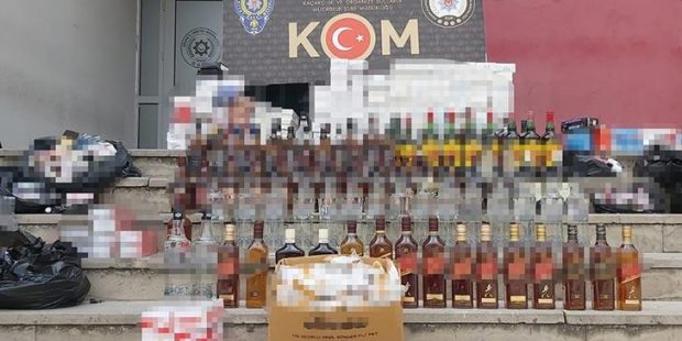 Adana’da kaçakçılık operasyonu! 4 kişi gözaltına alındı