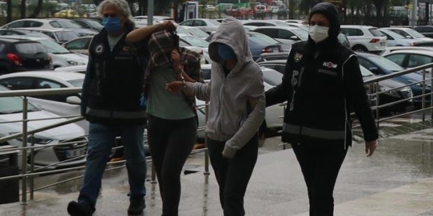 Bolu’da iki kadın 22 kilo esrarla yakalandı!