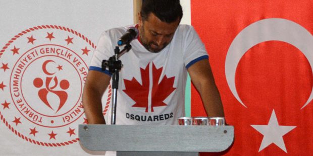 Bülent Uygun, gözyaşlarına hakim olamadı