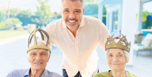 El ele 60 yıl