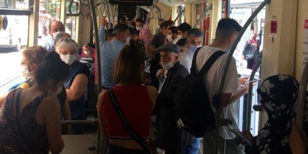 Eskişehir’de sosyal mesafesiz yolculuk!