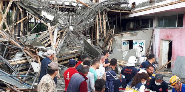 Fabrika inşaatında göçük! 4 işçi kurtarıldı