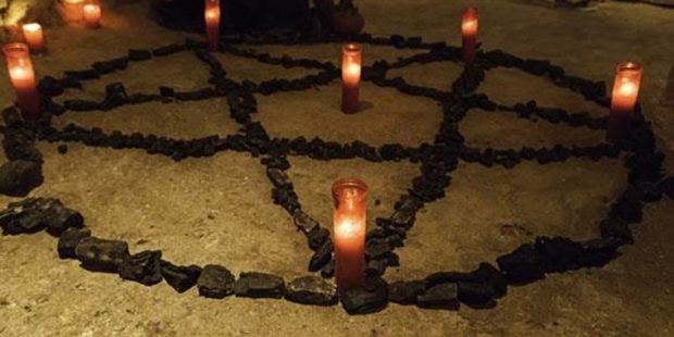 İran'da 'satanist' operasyonu: 42 gözaltı!