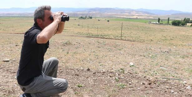 Jandarma ve avcılar silahlarıyla peşinde! Kimse korkudan dışarıya çıkamıyor