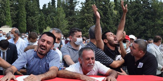 Kalp krizi geçiren uzman çavuş Adana'da son yolculuğuna uğurlandı
