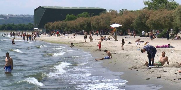 Menekşe Plajı'nda yoğunluk