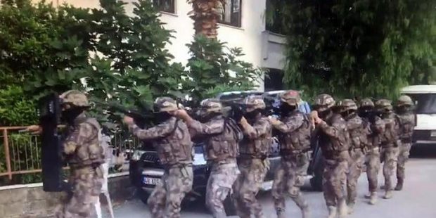 Muğla'da, 2 çeteye hava destekli operasyon: 20 gözaltı