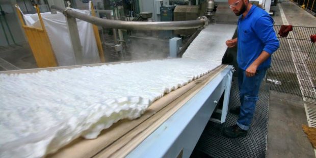 Petrol-İş Sendikası Sasa Polyester'de greve gidiyor