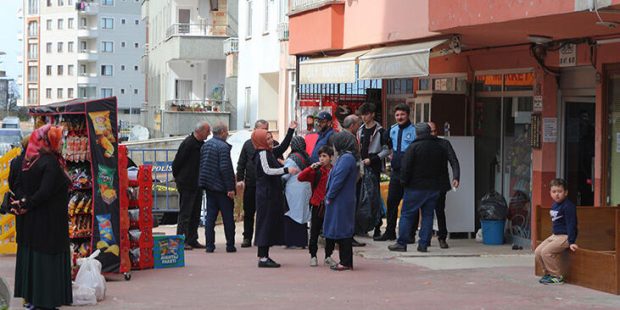 Rize'de taşıcıyı kolonları çatlayan 11 katlı bina yıkılıyor