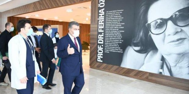 Sağlık Bakanı Koca'dan Prof. Dr. Feriha Öz Acil Durum Hastanesine  ziyaret