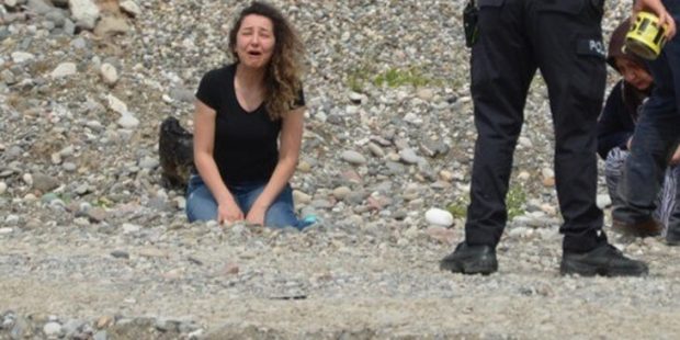 Serinlemek için girdiği ırmakta boğuldu