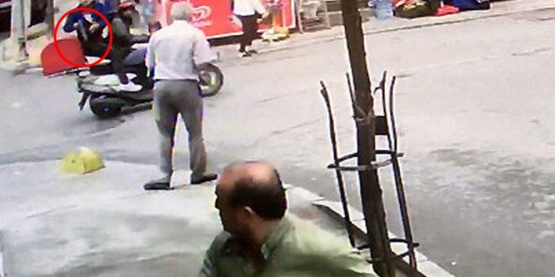 Şişli'de pompalı tüfekli, motosikletli saldırganlar kamerada