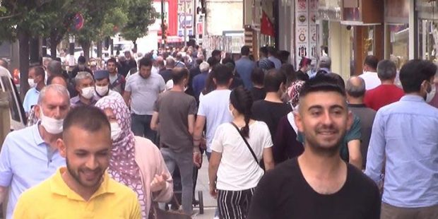 Son dakika... Bugün Sivas! Maske ve sosyal mesafe unutuldu