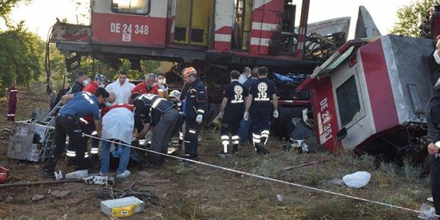 Son dakika | İki yük treni çarpıştı: Ölü ve yaralılar var