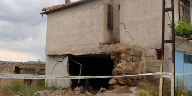 Son dakika... Kayseri’de mahalleliyi tedirgin eden göçük!