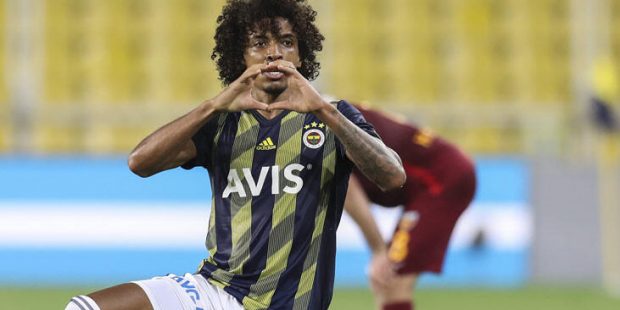 Son dakika transfer haberleri | Fenerbahçe bombayı patlatıyor! Ünlü savunmacı...