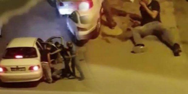 Son dakika...Kağıthane'de gasp dehşeti! 19 yaşındaki öğrenciyi bıçakladılar