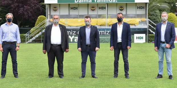 Tahir Karapınar: "Böyle vedalaşma töreni başka kulüplerde yapılmaz"
