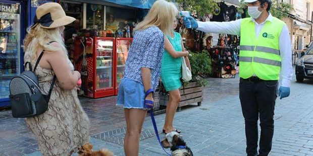 Tarihi Kaleiçi'ne ateş ölçümü yapılmadan giriş yok