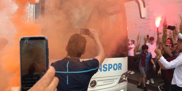 trabzonspora-coskulu-ugurlama-zYww6DKO.jpg