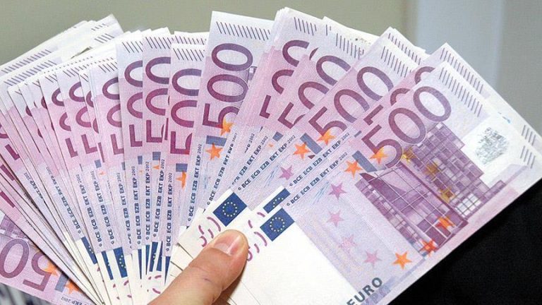 Alman hükümeti 218 milyar euro yeni borçlanmaya onay verdi
