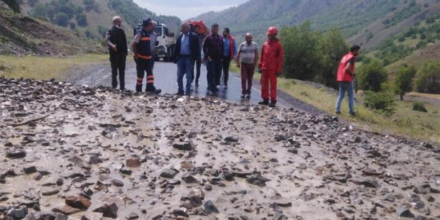 Bingöl'ü sağanak yağış vurdu