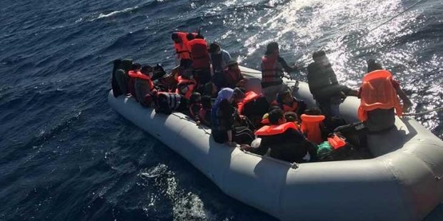 Çanakkale açıklarında 29 mülteci kurtarıldı