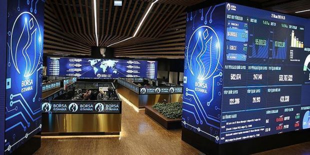 Ekonomik küçülme ve Türk Lirası’ndaki değer kaybı kredi piyasasını olumsuz etkileyecek