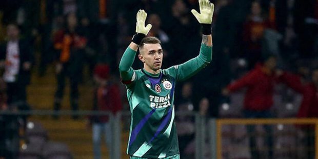 galatasaray-muslera-paylasimi-yapti-g3ENHhK4.jpg