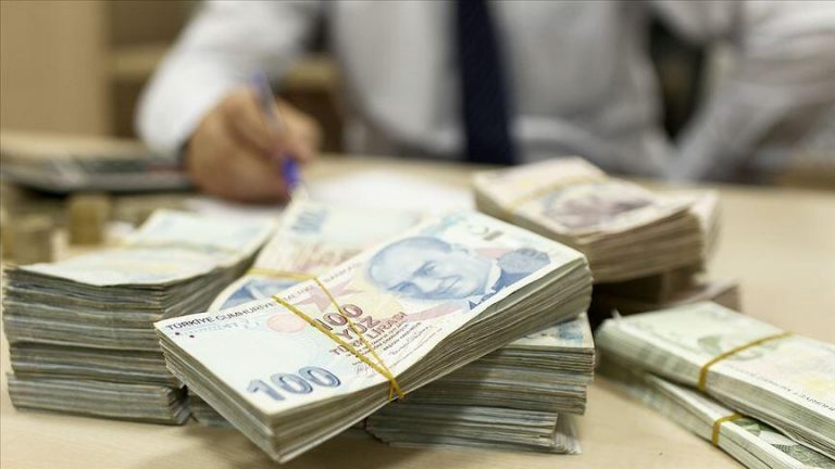 Hazine 5,68 milyar lira borçlandı