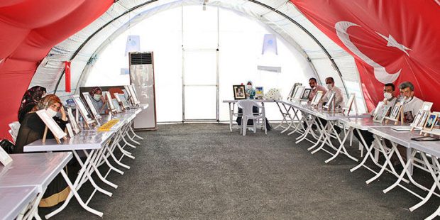 HDP önündeki eylemde 289'uncu gün; ailelerden 'Pençe-Kaplan' operasyonuna destek