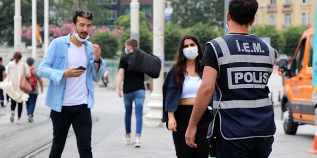 İstanbul'da maske denetimi! Takmamakta ısrar edince ceza yedi