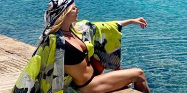 Ivana Sert tatil sezonunu açtı