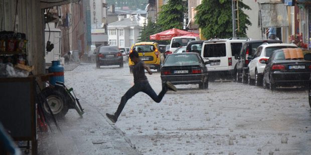 Kars'ta dolu etkili oldu