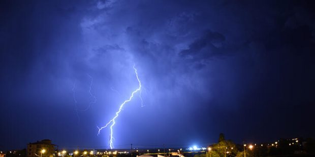 Kars'ta gece aydınlandı