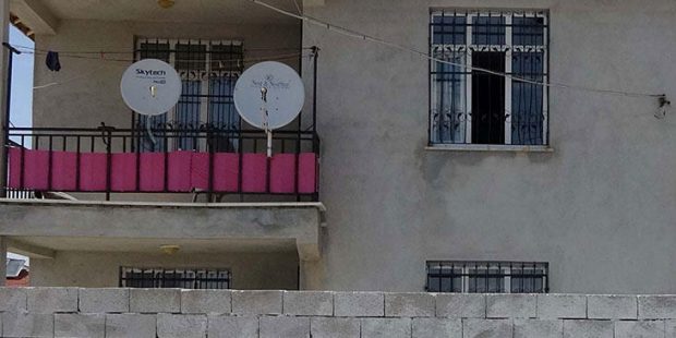 Kendisini eve almayan halasını başından vurdu