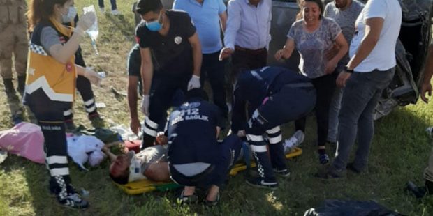 Otomobil, tarlaya devrildi: 2 aylık Bora ve annesi öldü, 2 kişi yaralı