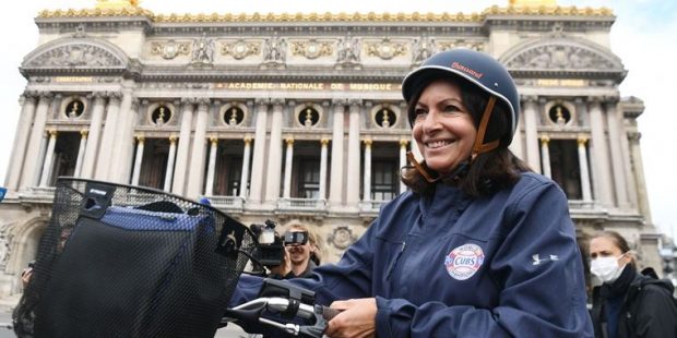 Paris Belediye Başkanı Hidalgo'nun Covid-19 testi pozitif çıktı