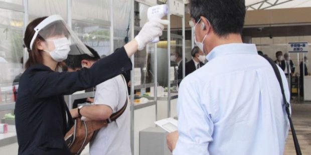 Salgının altıncı ayı: 'Koronavirüs uzun süre bizimle' diyen hükümetlerin yaklaşımları değişiyor