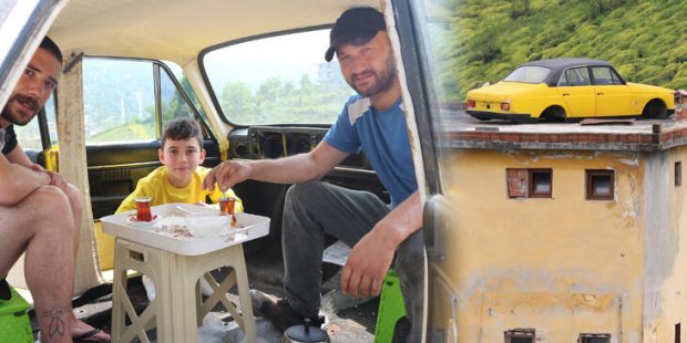 Satmaya kıyamadığı baba yadigarı otomobili çatıya koydu