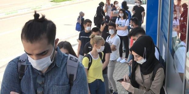 Son dakika... Sabahın ilk saatlerinde Millet Kıraathaneleri'nin önünde kuyruk oluştu